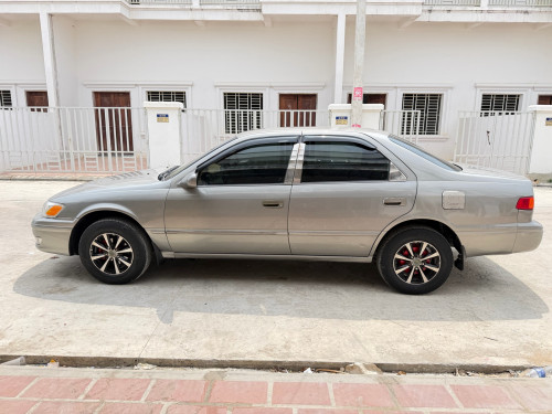 Camry LE
