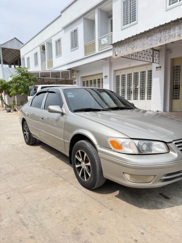 Camry LE