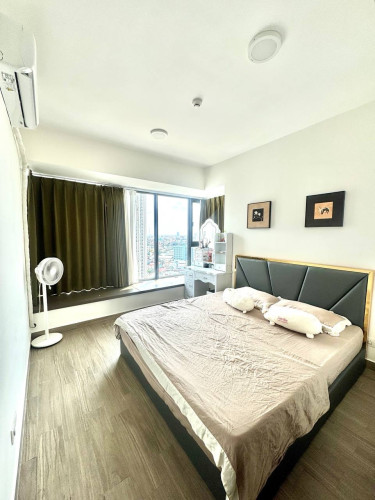 Condo Urban Village available For Rent