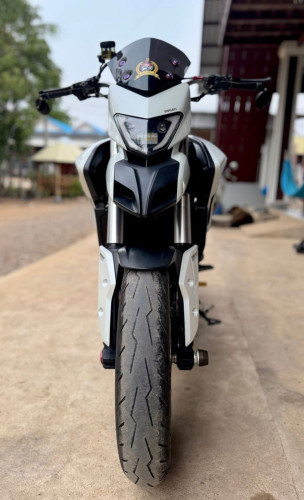 Ducati hyper strada821