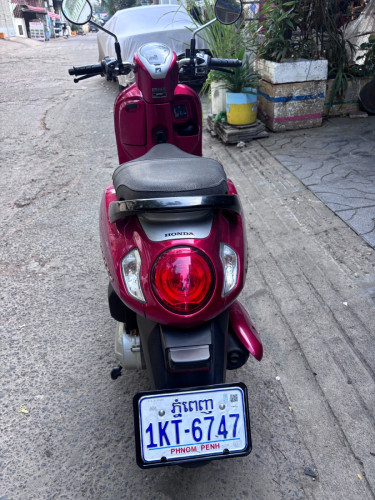 Honda Scoopy 2024 red color ម៉ូតូស្អាត