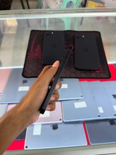 iPhone 16E 128G ឡុកសុីម សុីម1 មិនទ្រាប់ទ្រនាប់ 🤩