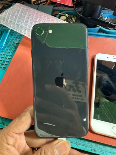 iPhone 8