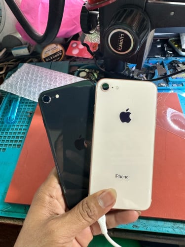 iPhone 8