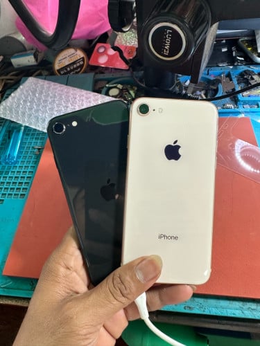 iPhone 8