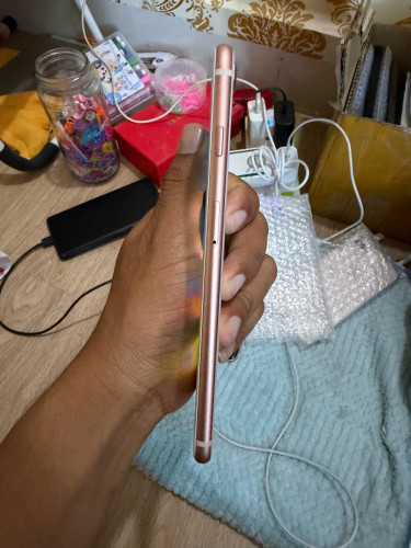 IPhone 8 Plus 64GB សាណុំហ្សុីនទាំងអស់