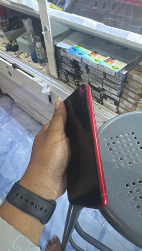 iPhone XR 64GB សាណុំ ថ្មកាន់