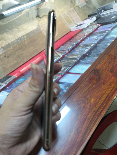 iphone xsmak  256g  ពណ៍មាសសានុំ