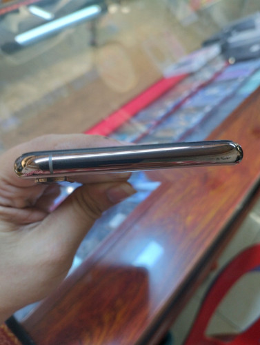 iphone xsmak  256g  ពណ៍មាសសានុំ