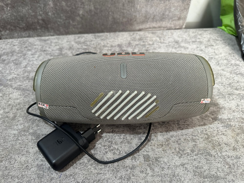 JBL xtrem3 មួយតឹកស្អាតនៅមានប្រអប់មួយសេត ឆ្នាំងសាកសុីន ខ្សែស្ពាយសុីន95%