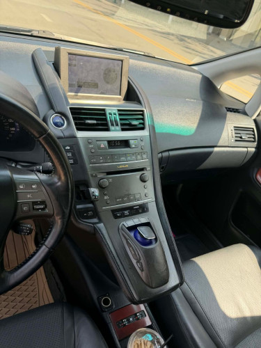 Lexus HS250h year 2010 haft full