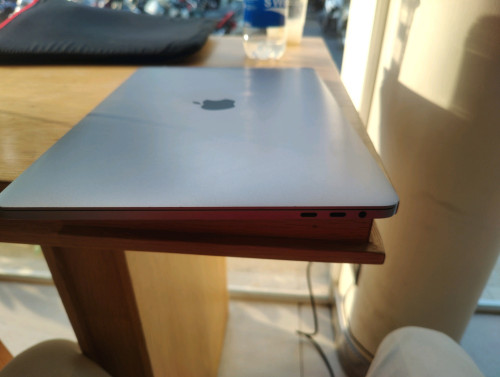 Mac Book Pro លក់248$ចរចារ