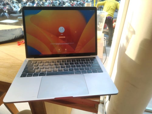Mac Book Pro លក់248$ចរចារ
