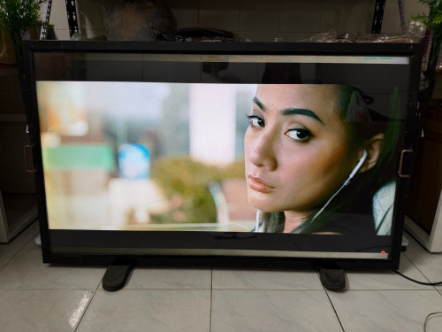 Projecter ម៉ាសុីនបញ្ចាំងរូប ទំហំធំ 135cm*80cm