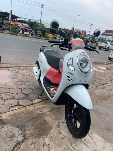 Scoopyi.  024