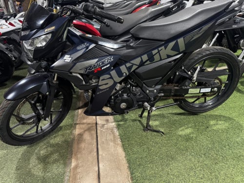 Suzuki Raider 021