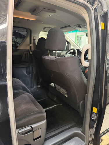 Toyota Alphard 2013