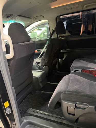 Toyota Alphard 2013