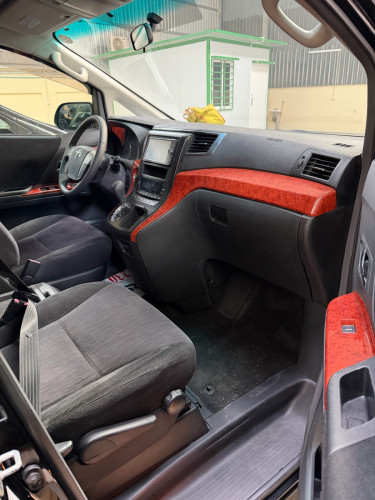 Toyota Alphard 2013