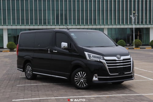 TOYOTA GRANVIA VIP Class 2023
