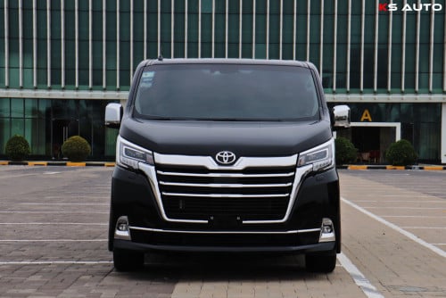 TOYOTA GRANVIA VIP Class 2023