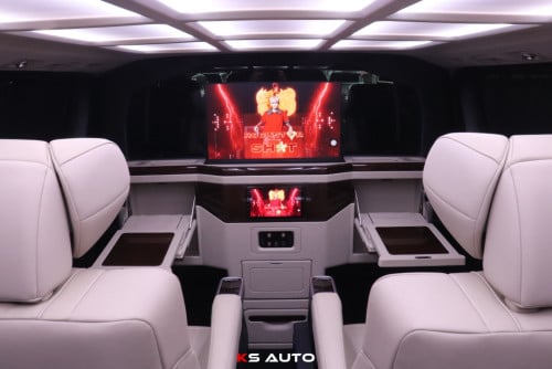 TOYOTA GRANVIA VIP Class 2023