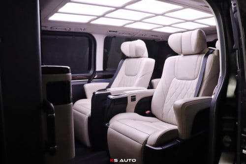 TOYOTA GRANVIA VIP Class 2023
