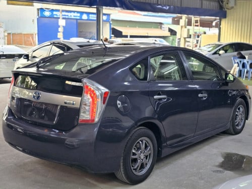 Toyota Pruis 2013 Plug-in Hybrid