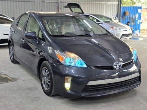 Toyota Pruis 2013 Plug-in Hybrid