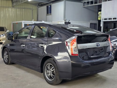 Toyota Pruis 2013 Plug-in Hybrid