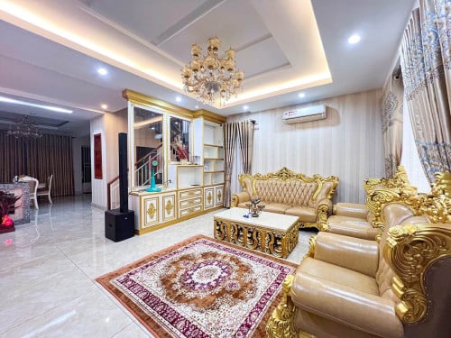 Twin Villa with 4 Bedrooms for Rent Near NISC, St. 2004