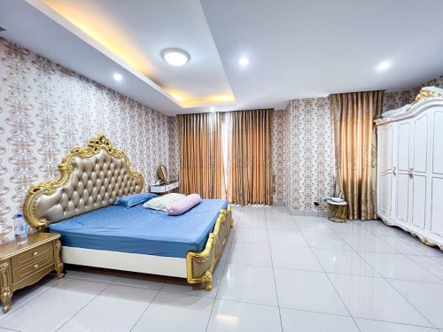 Twin Villa with 4 Bedrooms for Rent Near NISC, St. 2004
