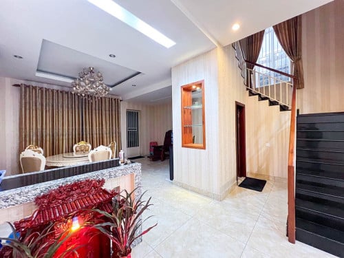 Twin Villa with 4 Bedrooms for Rent Near NISC, St. 2004