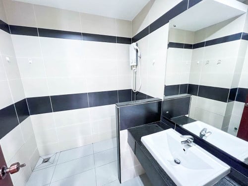 Twin Villa with 4 Bedrooms for Rent Near NISC, St. 2004