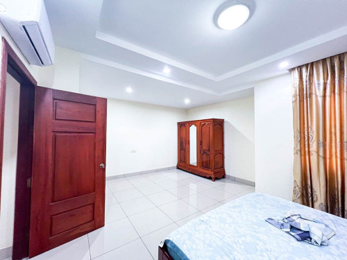 Twin Villa with 4 Bedrooms for Rent Near NISC, St. 2004