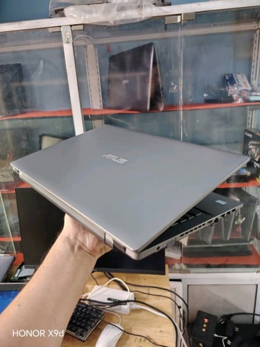 VGA Nvidia 2GB Ram 8GB SD 256GB CPU i5(7200Th) @2.70GHz