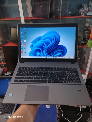 VGA Nvidia 2GB Ram 8GB SD 256GB CPU i5(7200Th) @2.70GHz