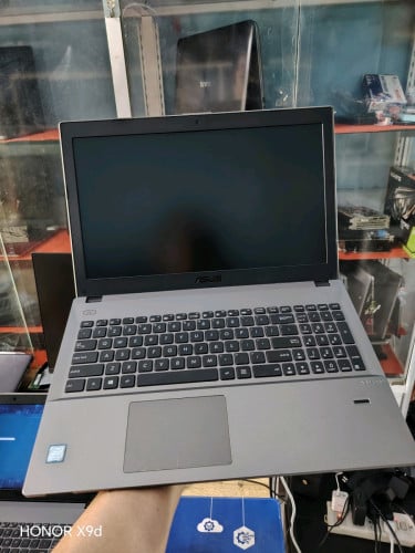 VGA Nvidia 2GB Ram 8GB SD 256GB CPU i5(7200Th) @2.70GHz