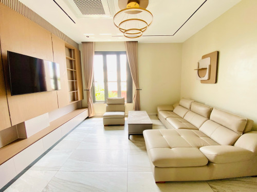 Villa with swimming pool for rent at khan Sen Sok