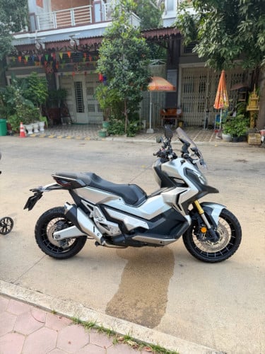 X ADV 750 លក់នឹងវៃដូ R1