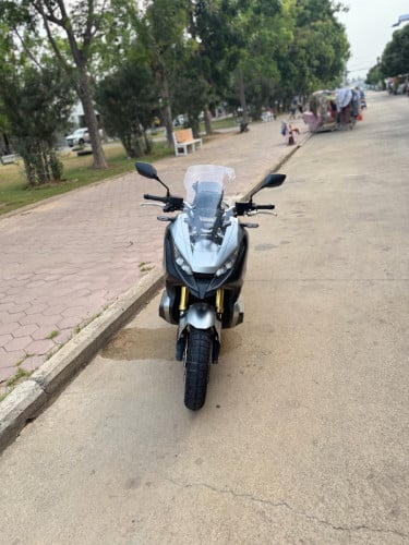 X ADV 750 លក់នឹងវៃដូ R1