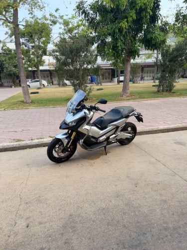 X ADV 750 លក់នឹងវៃដូ R1