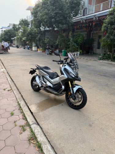X ADV 750 លក់នឹងវៃដូ R1