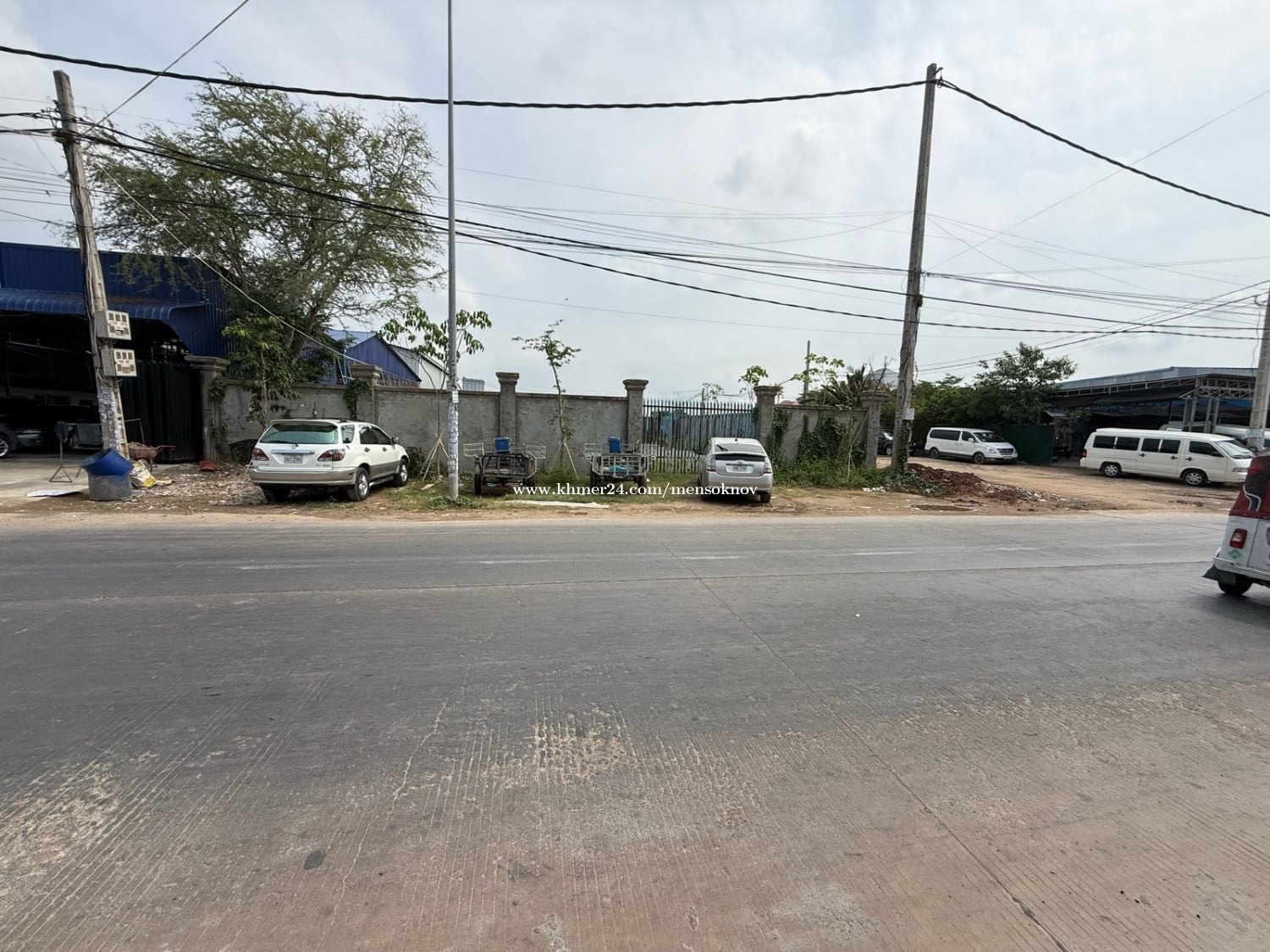 ដីអាជីវកម្ម កែងលក់នៅលើផ្លូវ92