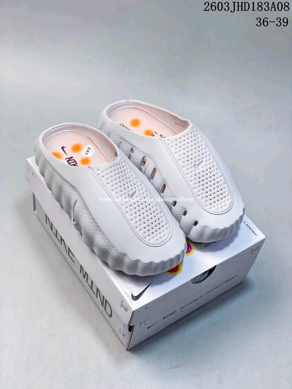 Nike Mind 001 运动恢复拖鞋(或称“穆勒鞋”)