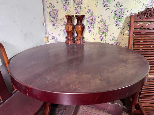 តុឈើប្រណិត