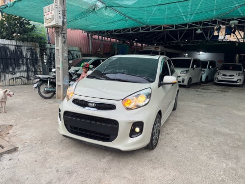 ជាប្រភេទឡានហ្វូលអប់សិនពេញបេីកដំបូល តំលៃត្រូវគ្នារហ្វឺផ្លាកលេខជូន