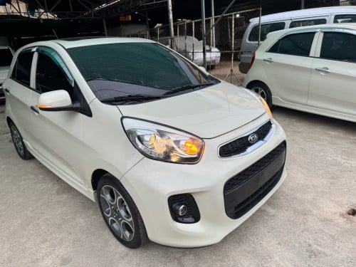 ជាប្រភេទឡានហ្វូលអប់សិនពេញបេីកដំបូល តំលៃត្រូវគ្នារហ្វឺផ្លាកលេខជូន