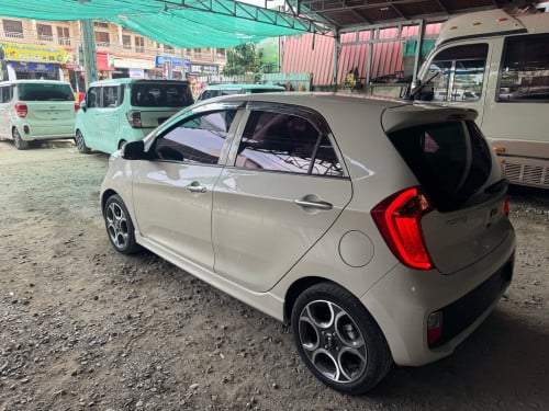 ជាប្រភេទឡានហ្វូលអប់សិនពេញ ត្រូវថ្លៃ គ្នារ ហ្វឺផ្លាក់លេខជូន