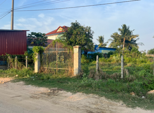 ដីភូមិអង្រ្គង គងពិសី កំពង់ស្ពឺ(ផ្លូវជាតិលេខ3)លក់ម៉ៅ